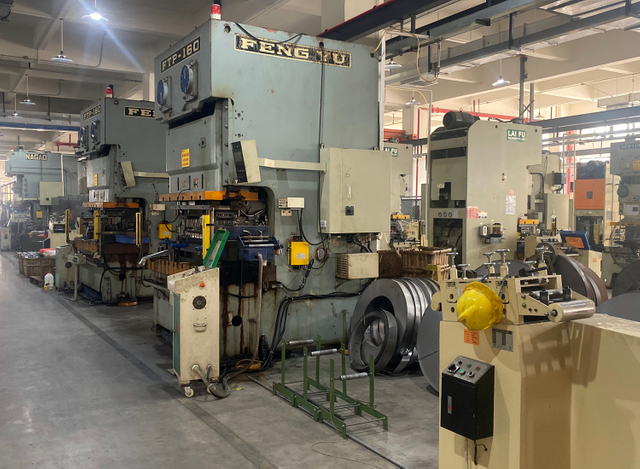 door hardware equipment