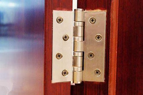 Installation methods and precautions for interior wooden door hinge 02
